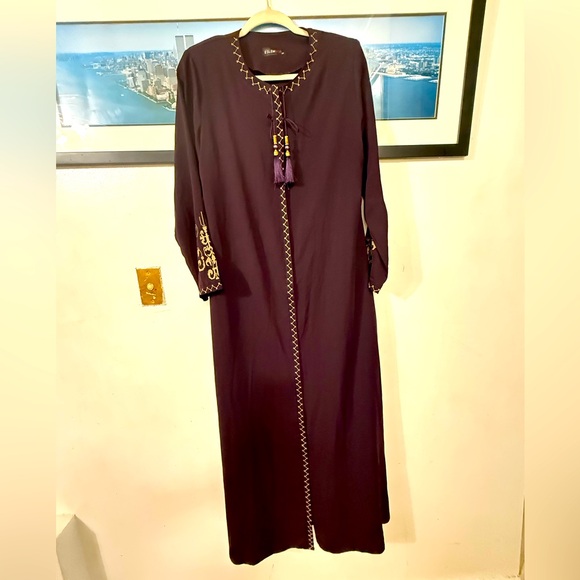 Elegant purple Embroidered long sleeves zip front Dress size L